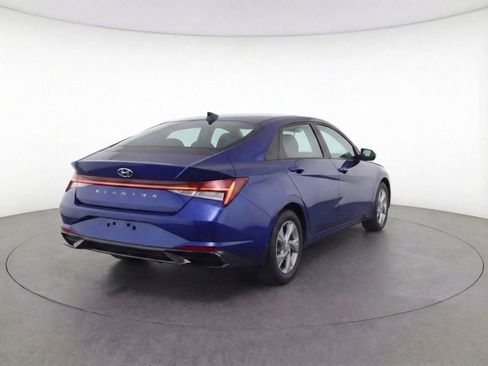 Used 2021 Hyundai Elantra SE image 37