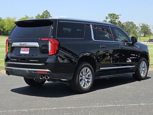 Used 2024 GMC Yukon XL Denali RWD image 4
