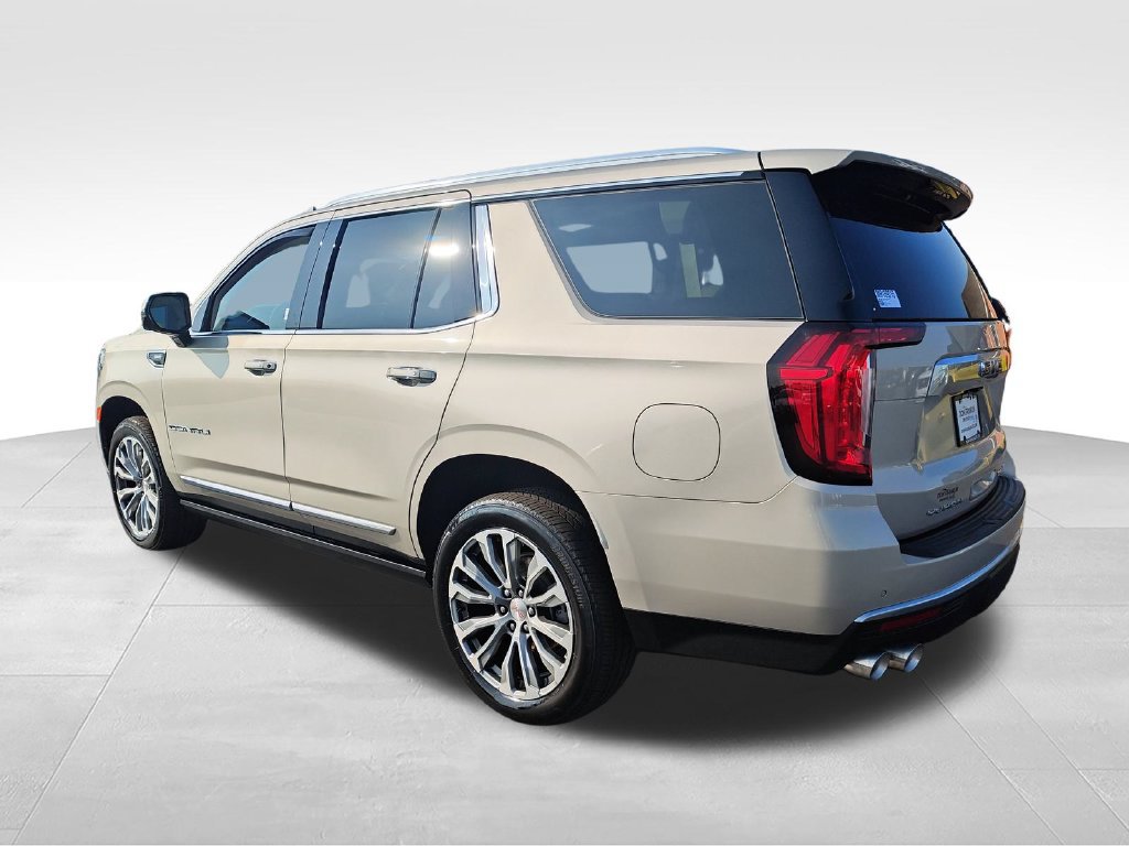 Used 2021 GMC Yukon Denali w/ Denali Premium Package AWD/4WD image 3