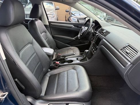 Used 2018 Volkswagen Passat 2.0T R-Line FWD image 26