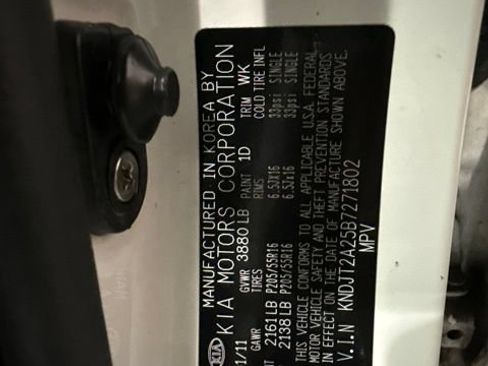 Used 2011 Kia Soul + w/ Audio Pkg FWD image 9