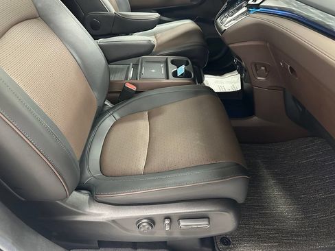 Used 2025 Honda Odyssey Elite image 60