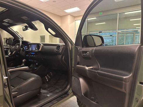 Certified 2022 Toyota Tacoma Limited image 28