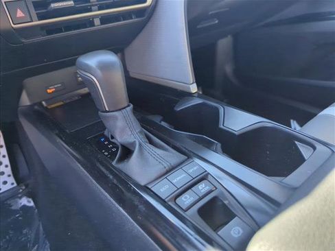 Certified 2025 Toyota Camry SE w/ Convenience Package image 15