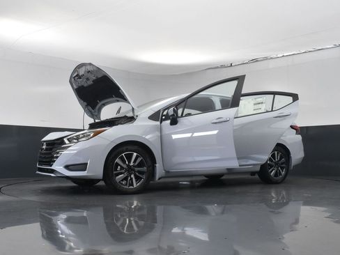 New 2025 Nissan Versa SV w/ Trunk Package image 29