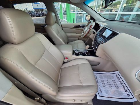 Used 2014 Nissan Pathfinder SL w/ SL Premium Package image 18