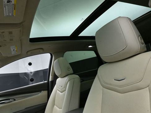 Certified 2023 Cadillac XT5 Premium Luxury image 17