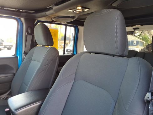 Used 2022 Jeep Wrangler Unlimited Sport AWD/4WD image 6