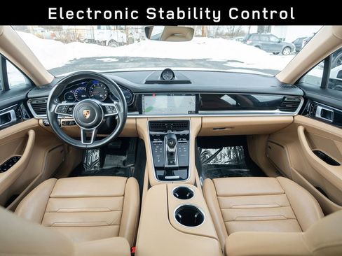 Used 2018 Porsche Panamera 4 image 17