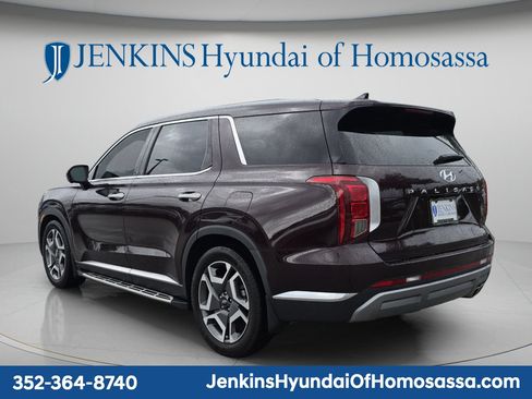 Used 2023 Hyundai Palisade Limited w/ Cargo Package FWD image 6