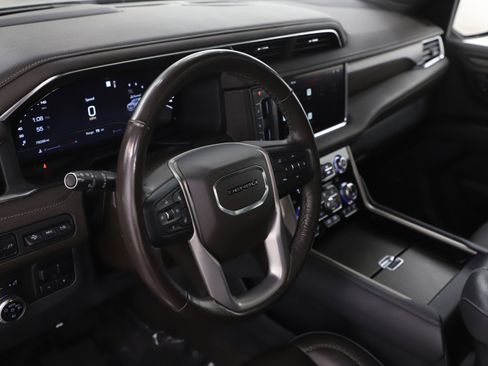 Used 2022 GMC Yukon XL Denali w/ Denali Ultimate Package image 24