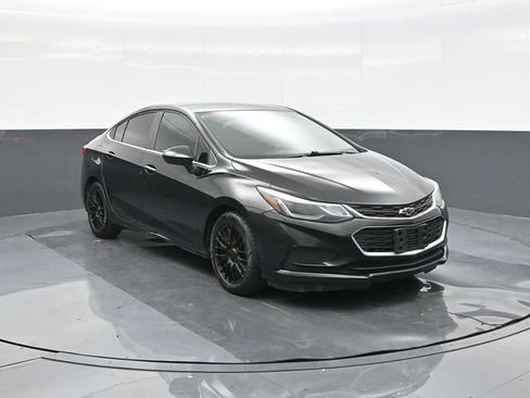 Used 2017 Chevrolet Cruze LT image 22