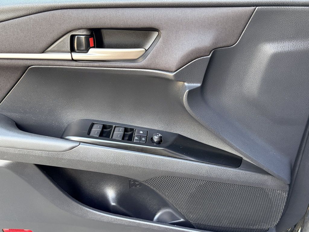 Used 2025 Toyota Camry LE FWD image 10