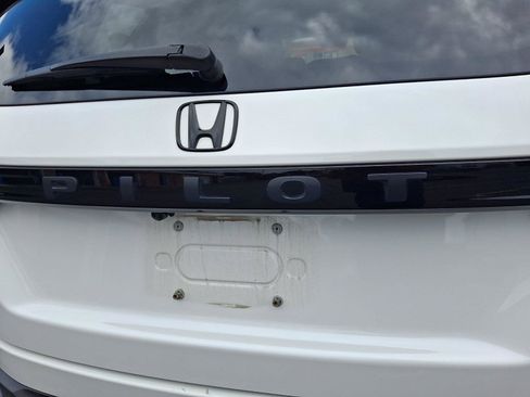 Used 2023 Honda Pilot Elite image 6