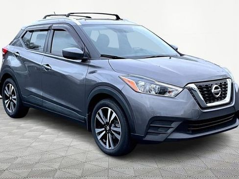 Used 2019 Nissan Kicks SV w/ Exterior Package image 1