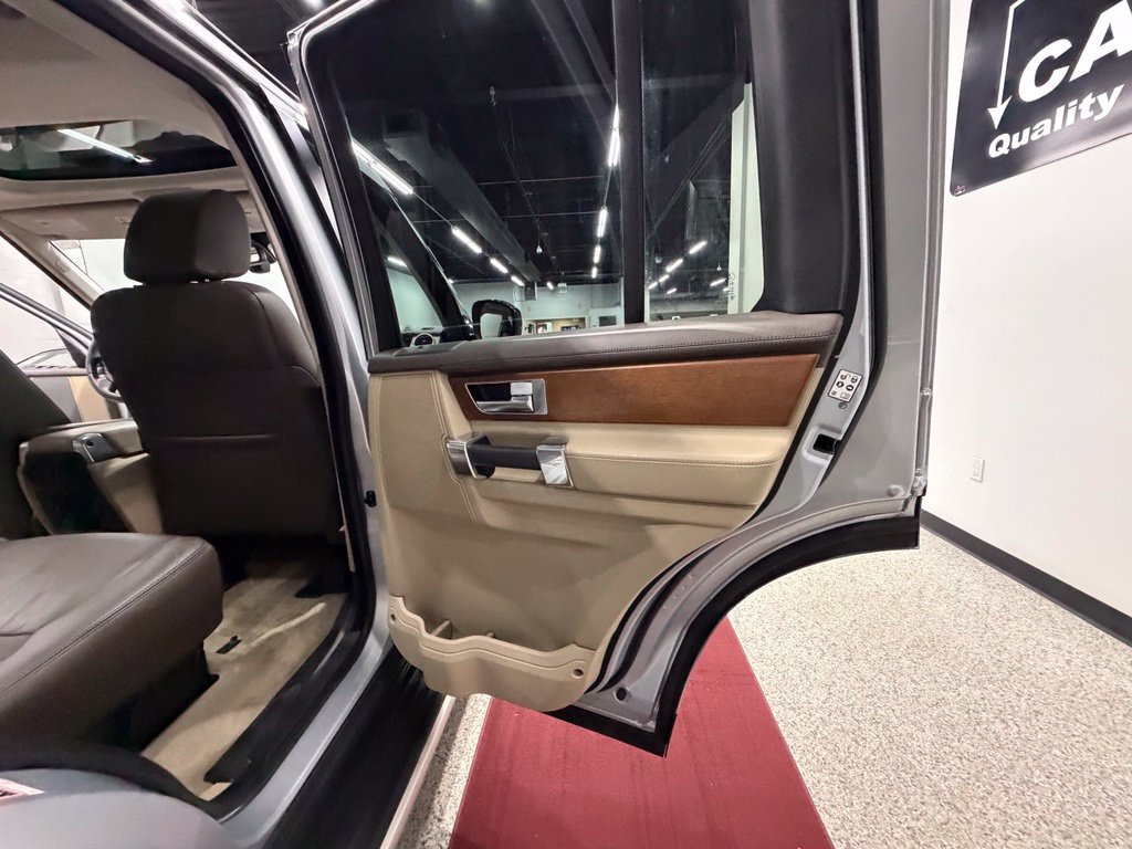 Used 2016 Land Rover LR4 HSE LUX AWD/4WD image 36