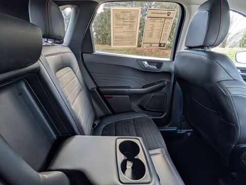 Used 2022 Ford Escape SEL w/ SEL Stealth AWD Package image 29