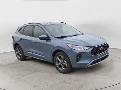 Used 2023 Ford Escape ST-Line Select w/ Tech Pack #2 AWD/4WD image 3
