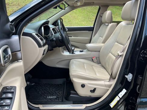 Used 2014 Jeep Grand Cherokee Limited AWD/4WD image 8