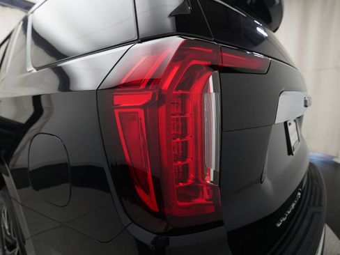 Used 2024 GMC Yukon SLT w/ SLT Luxury Package AWD/4WD image 33