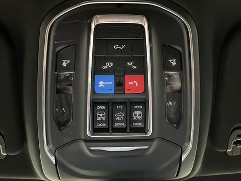 Used 2022 Jeep Wagoneer Series III w/ Premium Group I AWD/4WD image 39