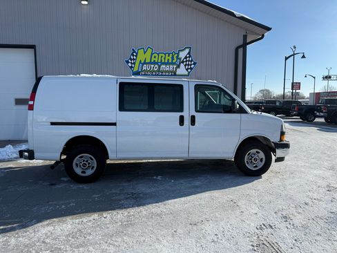 Used 2017 GMC Savana 2500 RWD 2500 135 image 7