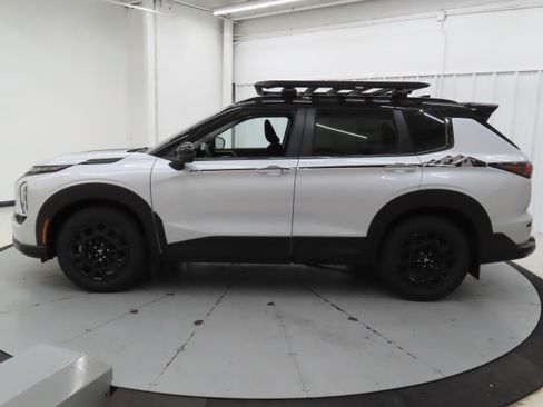 New 2026 Mitsubishi Outlander AWD image 7