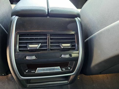 Used 2022 BMW X5 xDrive40i w/ Climate Comfort Package AWD/4WD image 21