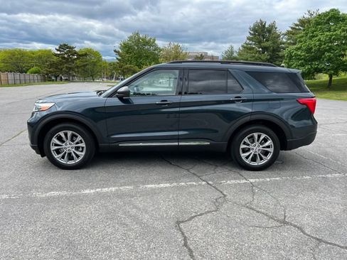 Used 2023 Ford Explorer XLT w/ Equipment Group 202A AWD/4WD image 6