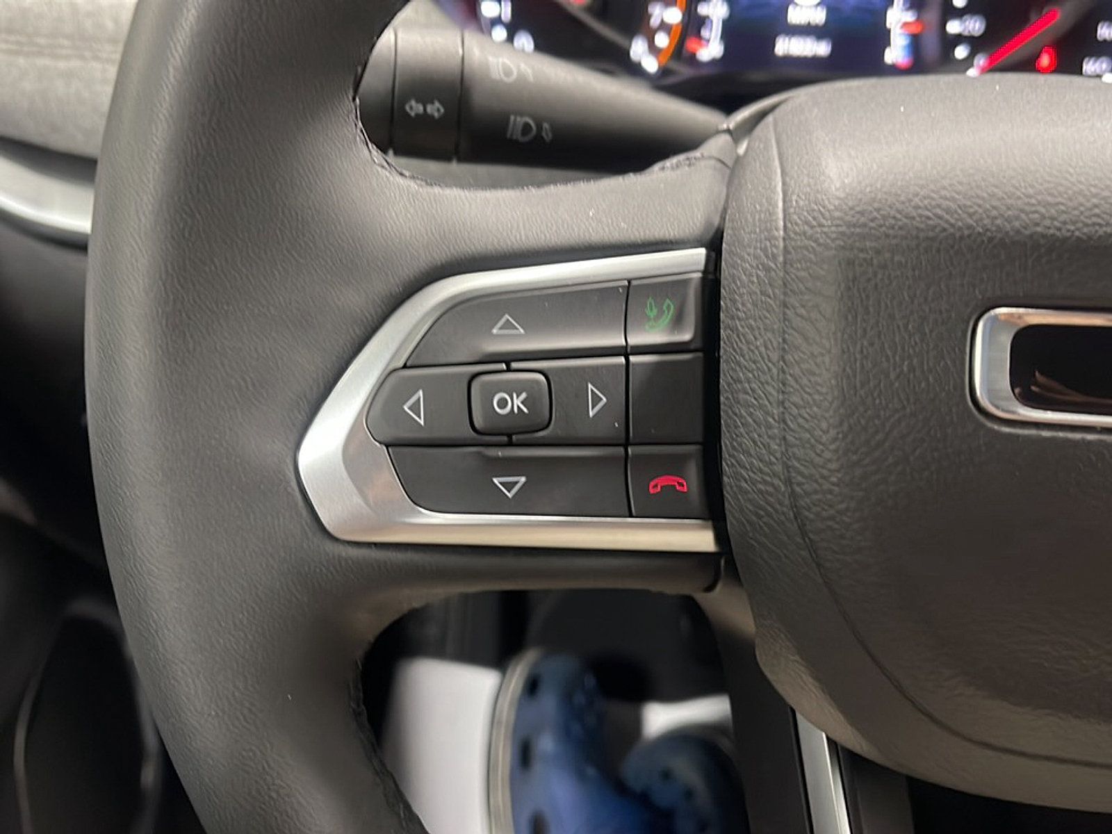 Used 2024 Jeep Compass Latitude AWD/4WD image 6