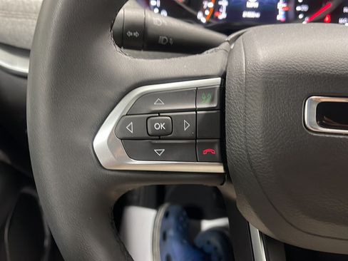 Used 2024 Jeep Compass Latitude AWD/4WD image 6