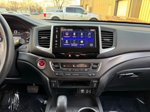 Used 2017 Honda Ridgeline RTL-T image 2