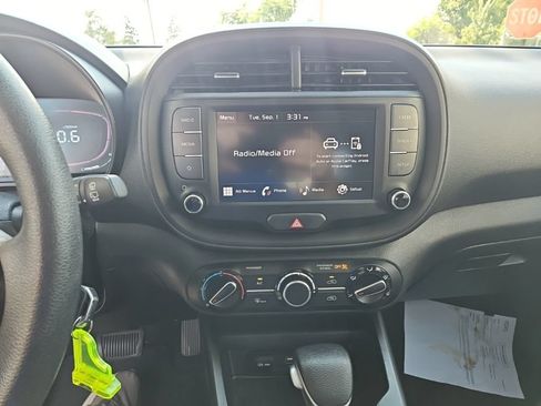 Used 2024 Kia Soul LX w/ Option Group 015 FWD image 8