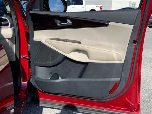 Used 2020 Kia Sorento EX image 22