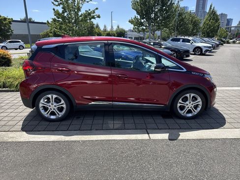 Used 2017 Chevrolet Bolt LT FWD image 4