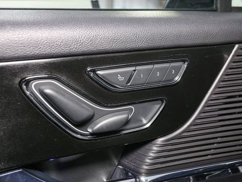 Used 2022 Lincoln Corsair AWD w/ Premium Package image 38