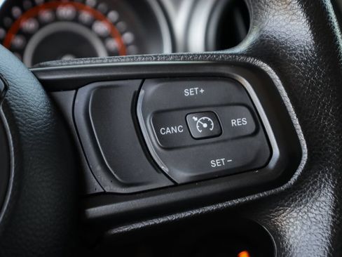 Used 2023 Jeep Gladiator Sport AWD/4WD image 22