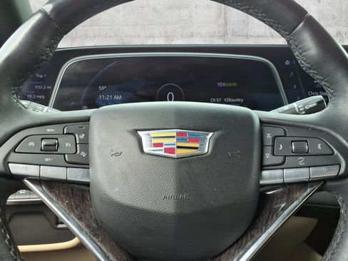 Used 2023 Cadillac Escalade Premium Luxury AWD/4WD image 25