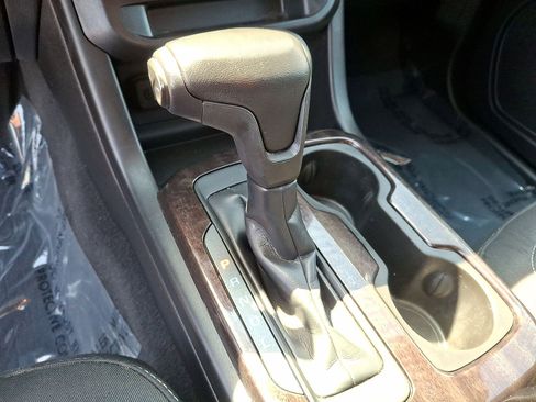 Used 2020 GMC Canyon SLE w/ Driver Alert Package RWD image 12