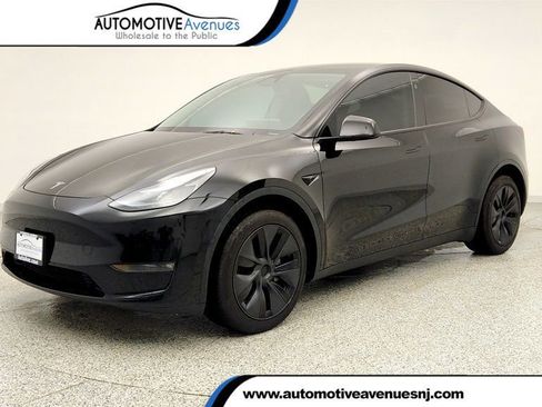 Used 2025 Tesla Model Y Long Range image 1