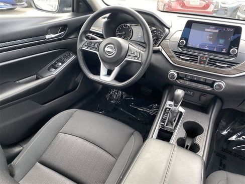 New 2025 Nissan Altima 2.5 SV image 16