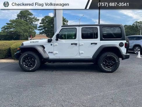 Used 2023 Jeep Wrangler Unlimited w/ Cold Weather Group AWD/4WD image 4