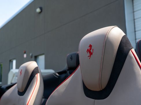 Used 2024 Ferrari Roma Spider RWD image 32