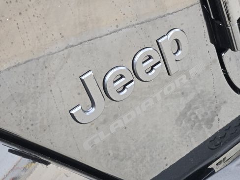 New 2026 Jeep Gladiator Sport AWD/4WD image 9