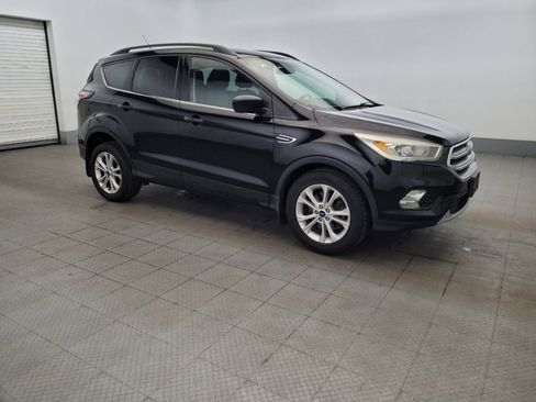 Used 2017 Ford Escape SE w/ Equipment Group 201A FWD image 11