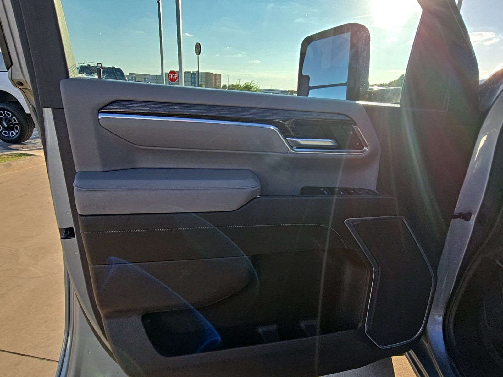 Used 2024 GMC Sierra 3500 SLE w/ SLE Convenience Package AWD/4WD image 16