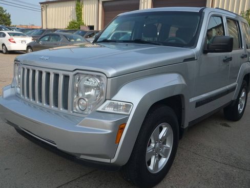 Used 2012 Jeep Liberty Sport image 15