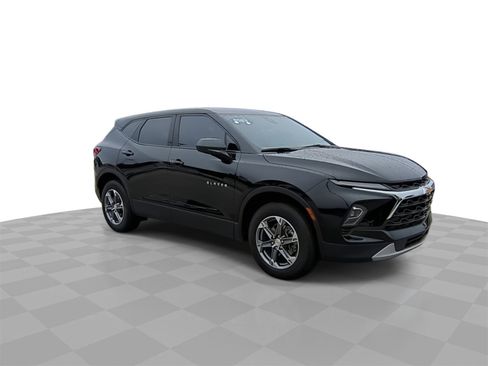 Certified 2023 Chevrolet Blazer LT image 2