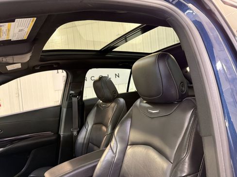 Used 2022 Cadillac XT4 Luxury w/ Cold Weather Package image 23