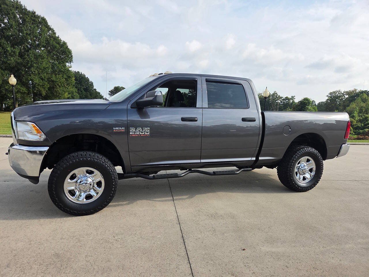 Used 2015 RAM 2500 Tradesman w/ Chrome Appearance Group AWD/4WD image 2